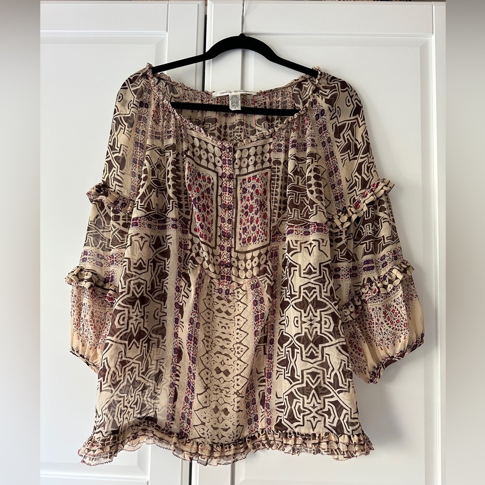 Diane Von Furstenberg silk peasant top, unlined, size 10